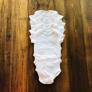🌟NWOT 4 Piece 3 Month Old Onesie Bundle